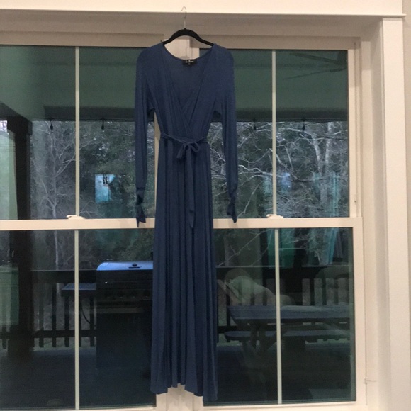 Lulus Blue maxi feaux wrap dress with waist tie - Picture 2 of 6